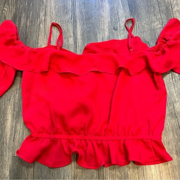 Women’s H&M divided Red ruffle cold shoulders Crop Top Size 4 - Picture 5 of 12